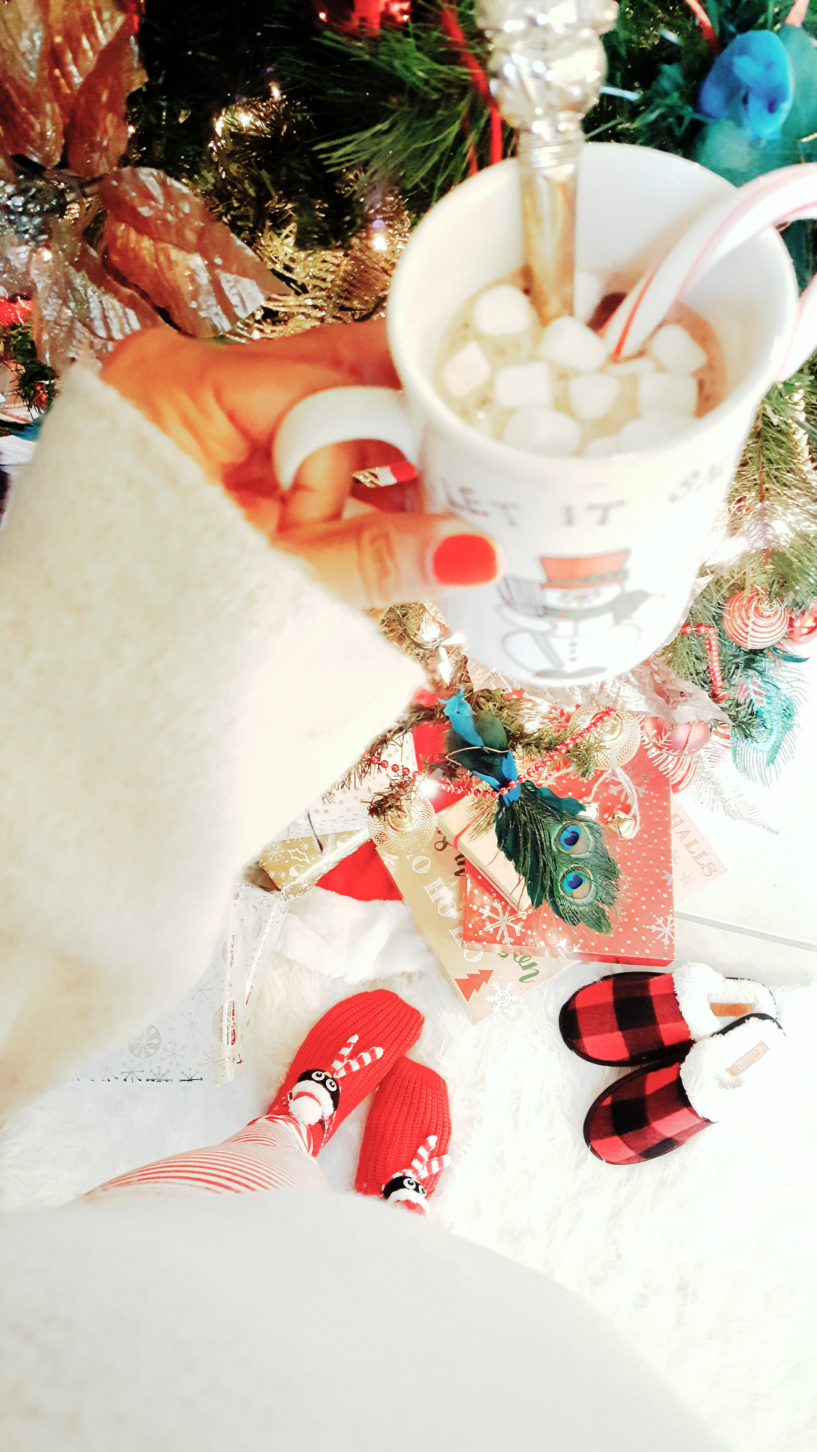 HOT CHOCOLATE BAR + CUTE ACCESSORIES! ~ FASHION~BEAUTY~DECOR